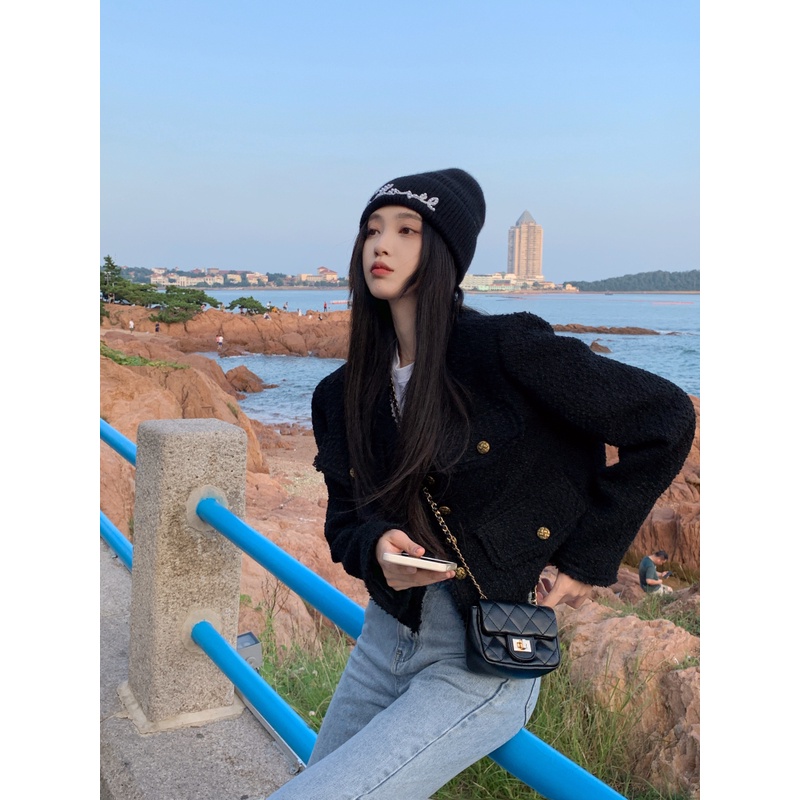 Áo khoác dạ Tweed tay dài, dáng ngắn, màu đen, trendy, thời trang Genzzz.vn phù hợp màu thu đông dành cho nữ