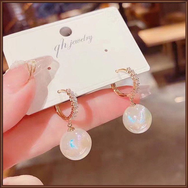 Đôi Khuyên Tai Đính Ngọc Trai Phong Cách Retro Thời Trang Dành Cho Nữ