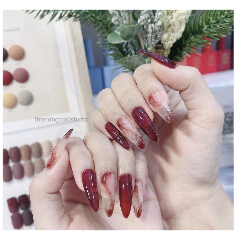Móng up nailbox đỏ không khí tết