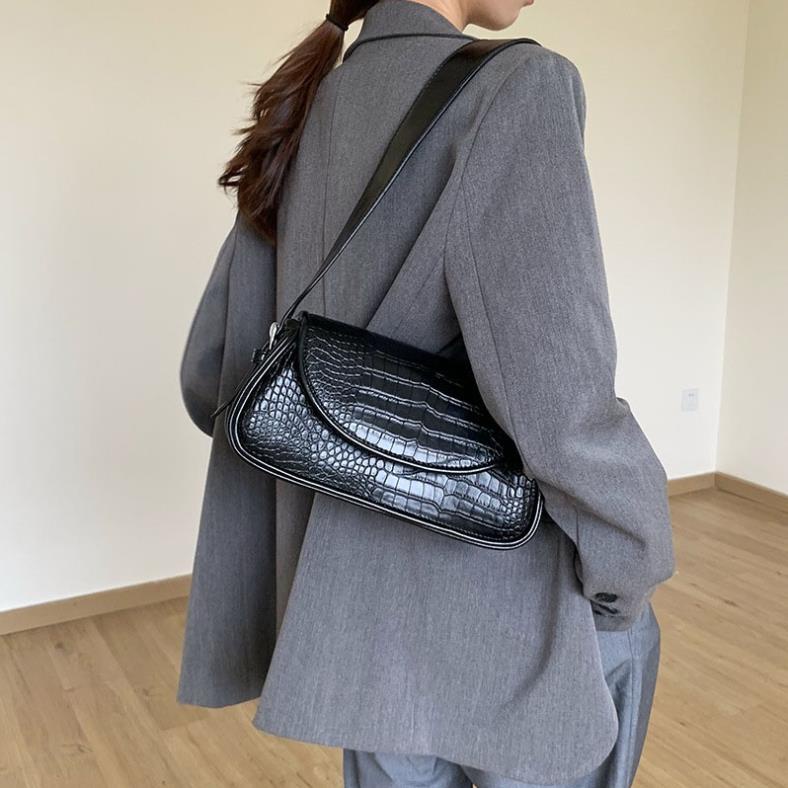 Túi xách nữ da Túi đeo chéo phối màu đơn giản hoạ tiết da cá xấu ! "