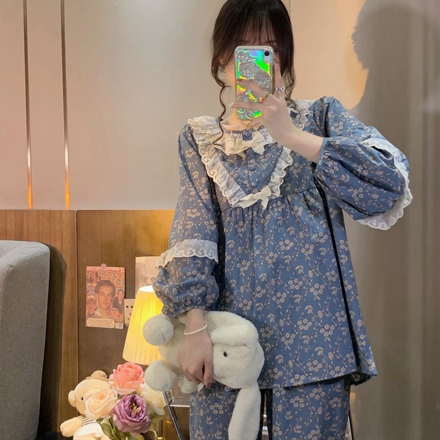 Bộ Đồ Ngủ Hai Mảnh Áo Tay Dài Phối Ren Hoa Ngọt Ngào Thời Trang Xuân Thu Cho Nữ