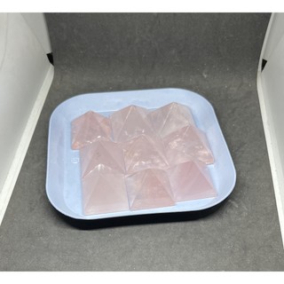 Kim tự tháp Rose Quartz