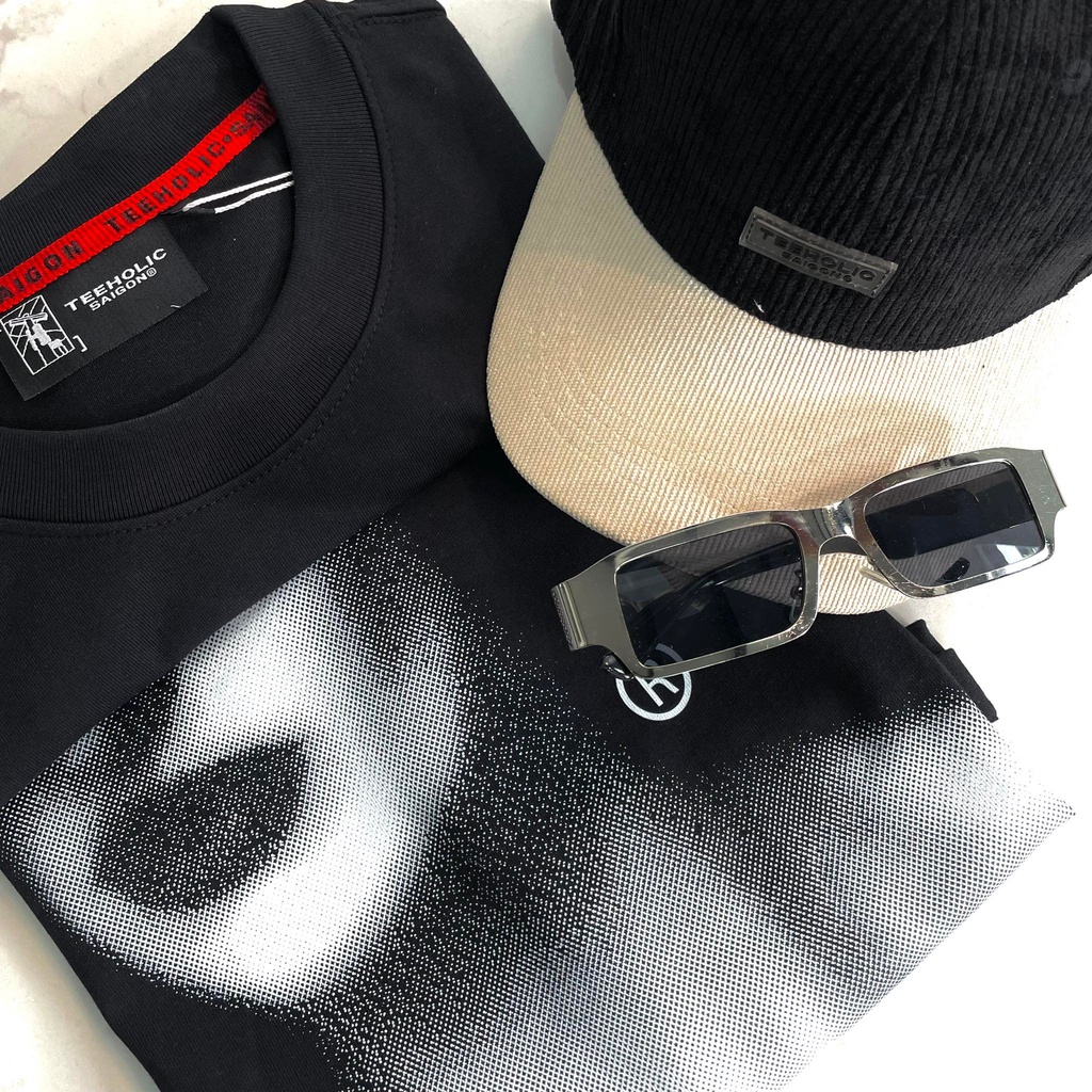 Áo thun unisex nam nữ form rộng TeeHolic in hình ảo ảnh mặt cô gái chim bồ câu màu đen - THS local brand