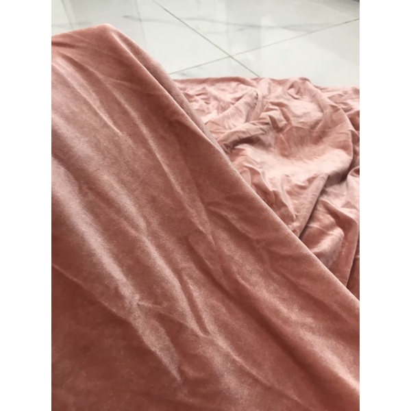 Vải Nhung Tuyết màu hồng dâu dày co dãn 4 chiều mềm rũ đẹp sang (khổ 1m6)may đầm dạ hội ,áo dài ,đầm kiểu thời trang
