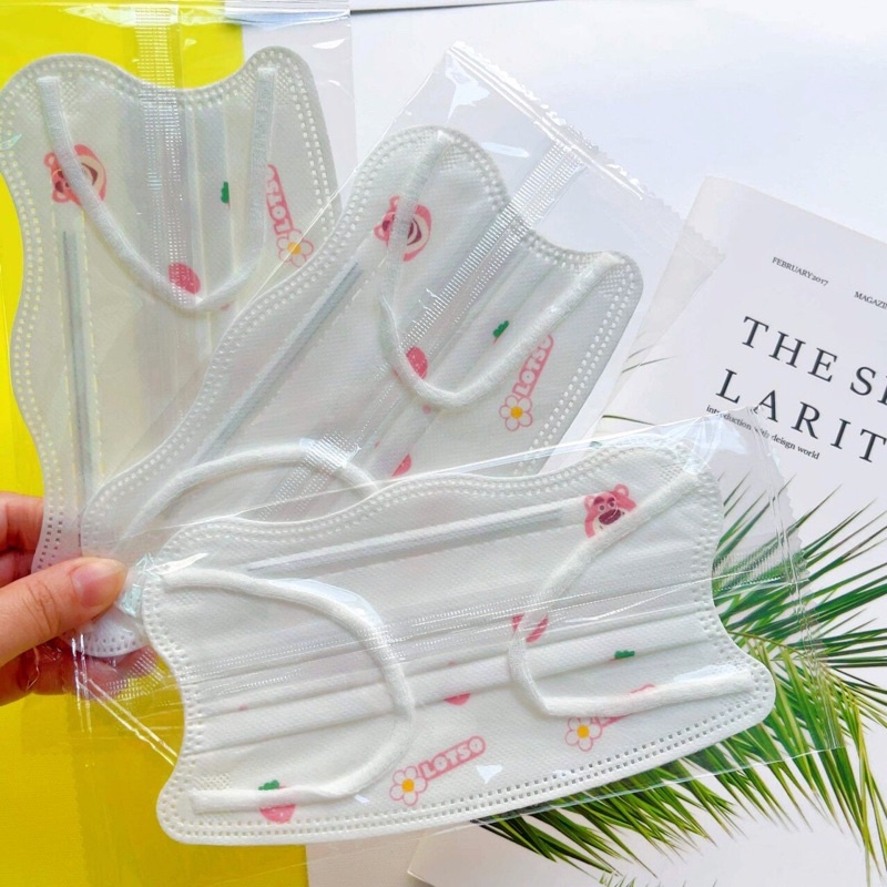 Khẩu trang y tế 3 lớp gấu dâu lotso hoạt hình siêu dễ thương xinh xắn đáng yêu cho nữ hot trend hàn quốc De Perier