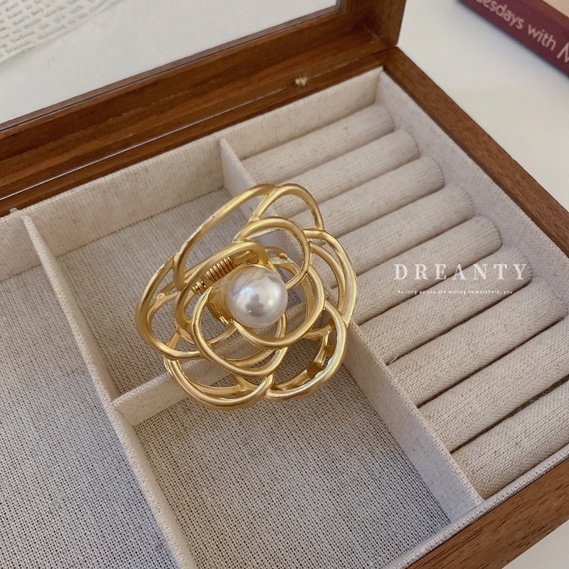 Kẹp Tóc Hình Cá Mập Đính Hoa Trà Và Ngọc Trai Giả Bằng Kim Loại Phong Cách Retro Thời Trang