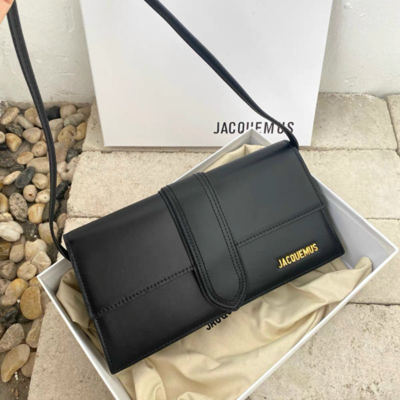 𝗧𝘂́𝗶 𝗫𝗮́𝗰𝗵 𝗧𝗮𝘆 Jacquemus 👜 1990 Studio bag