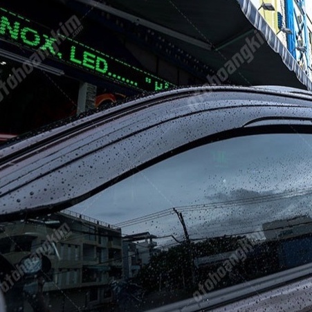 Vè Che Mưa Xe Toyota Fortuner 2017-2022 nhựa đen