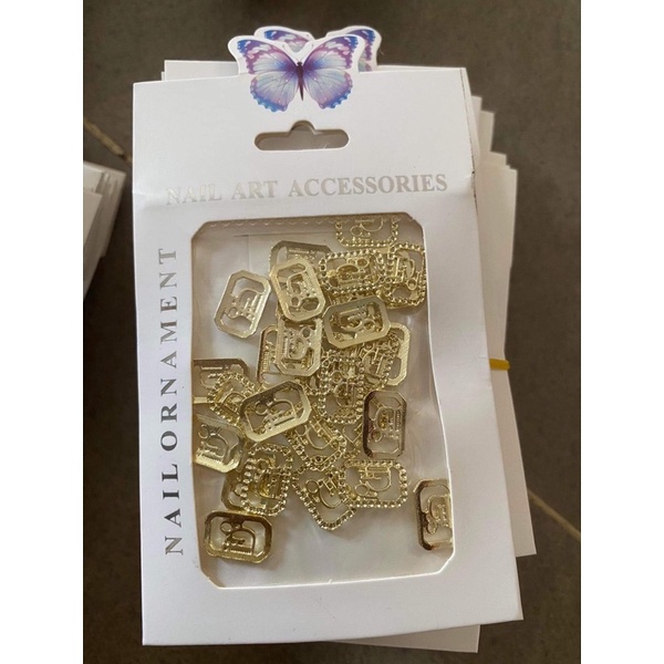 Cham trang trí móng tay