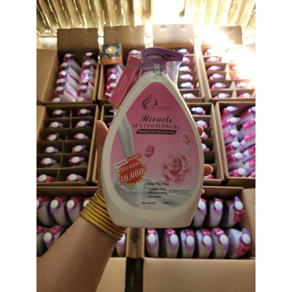 Sữa tắm hương nước hoa_chai 1000m_tặng kèm nước hoa mini_màu hồng như hình chính hang