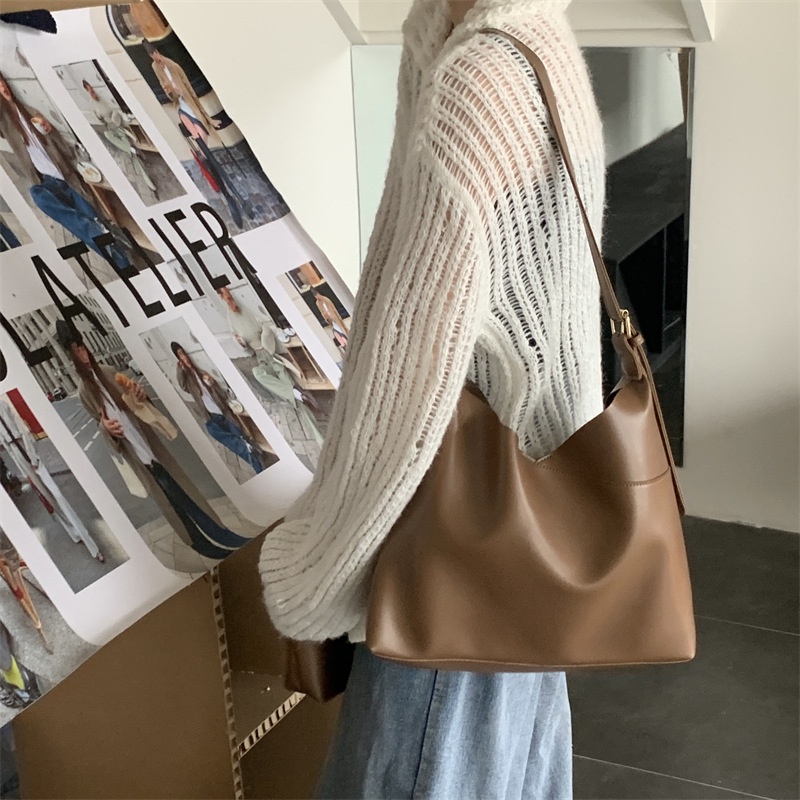 Túi Đeo Vai Sức Chứa Lớn Mềm Mại Phong Cách Đơn Giản Kiểu Mới