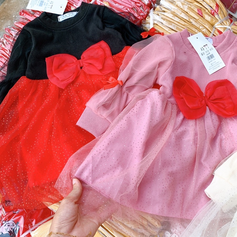 Váy len tăm bé gái