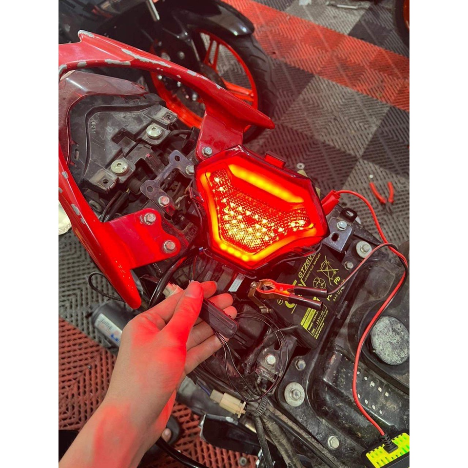 Đèn hậu TST cho Ex150 v3 có chỉnh màu