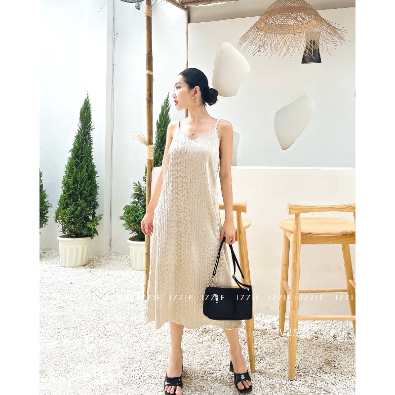 Váy hai dây form suông nhung hàn IZZIE V255