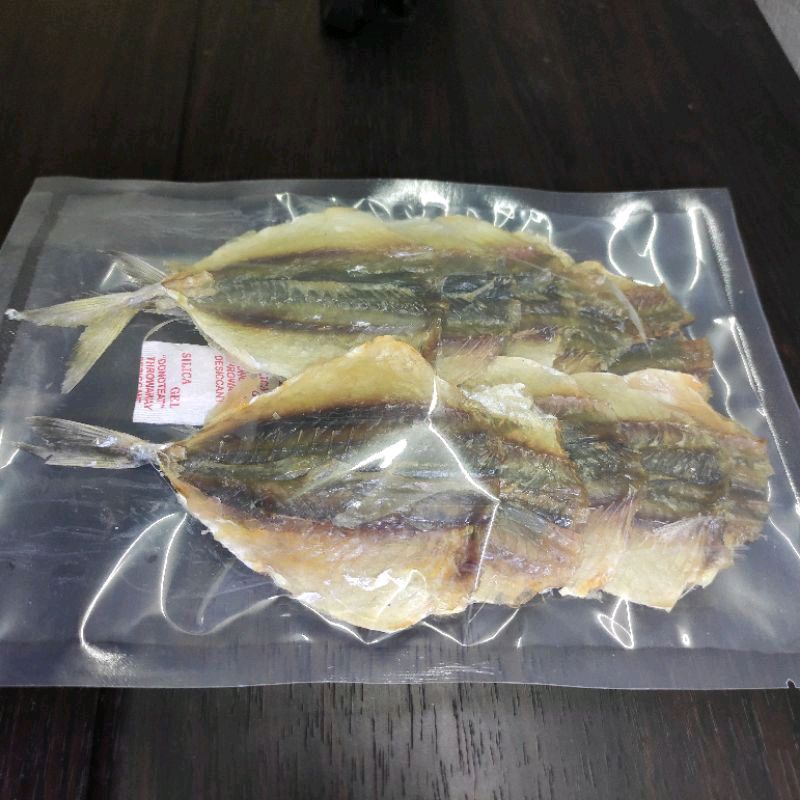 1 Con cá chỉ vàng phơi tự nhiên. thơm ngon ngọt