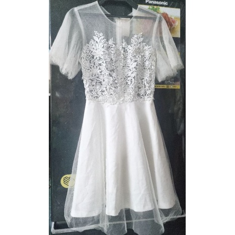 Thế giới váy trắng