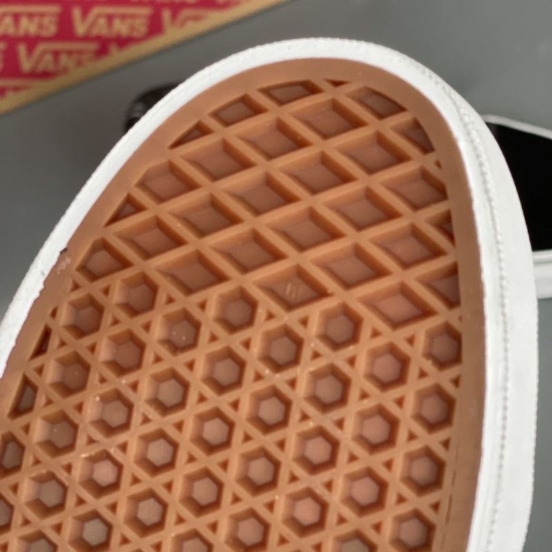 Giày Thể Thao Đơn Giản