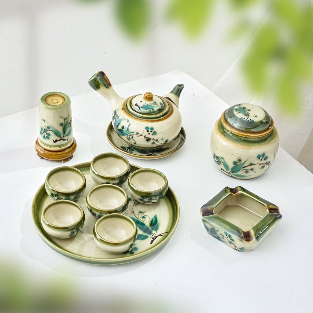 Bộ Ấm Chén Quai Ngang Men Trắng Ngà Họa Tiết Vẽ Tay Kèm Đĩa Kê Giá Rẻ