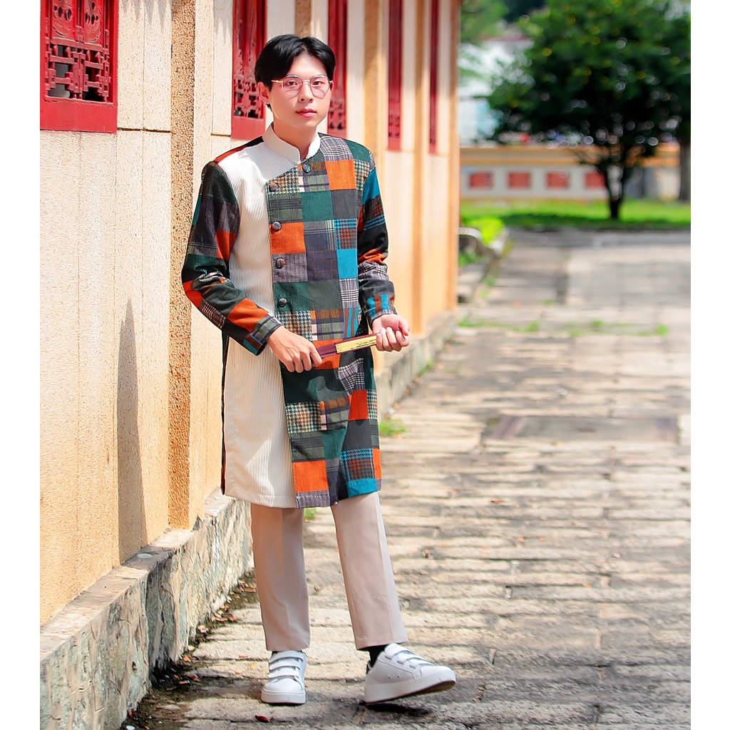Áo dài nam cách tân màu caro phối phong cách vintage hoài cổ