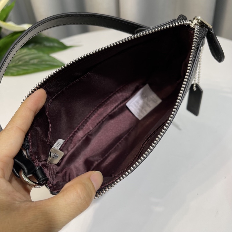 TÚI COACH NOLITA 19