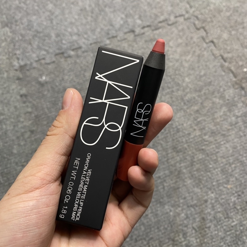 Son thỏi Nars VELVET MATTE LIP PENCIL DOLVE VITA