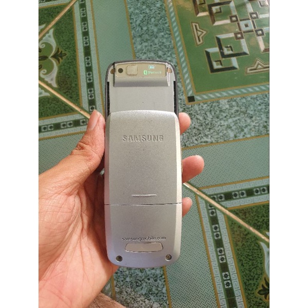 Điện thoại Samsung Sgh E250 nghe gọi