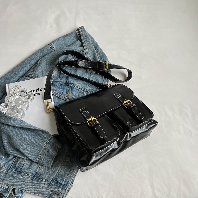 Túi Đeo Chéo Bằng Da Bóng Phong Cách retro Thời Trang Cho Nữ