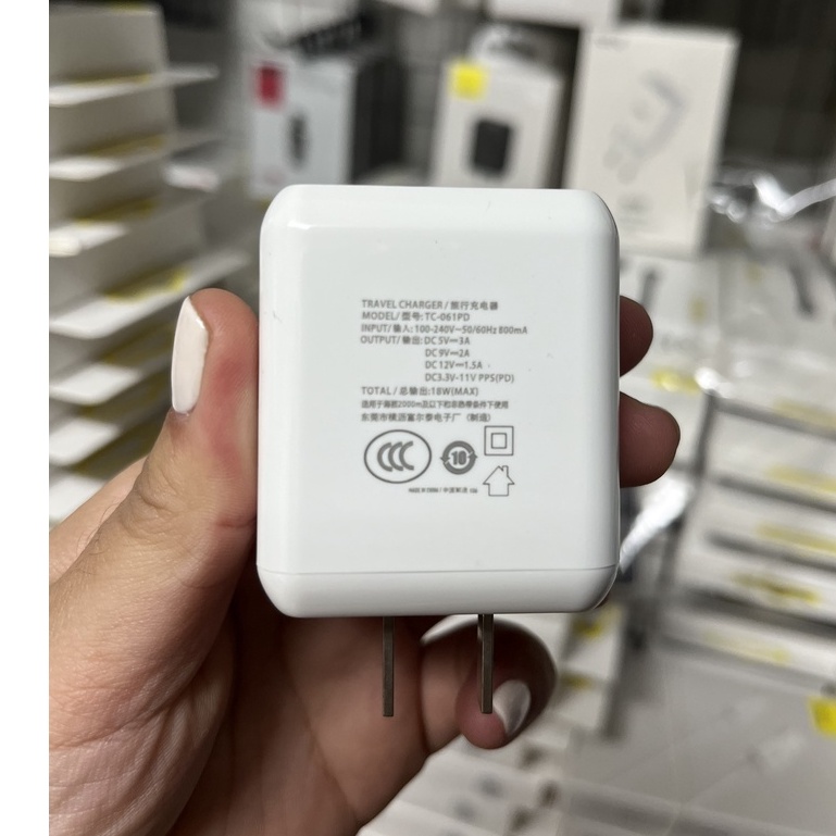 CHÍNH HÃNG  Cóc củ sạc nhanh 18W Type-C TOTU chuẩn sạc nhanh PD 3.0 IP 7 8 X XR XS 11 MAX PLUS