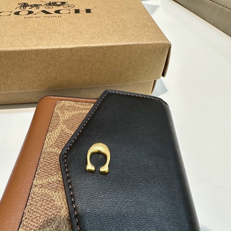 Ví coach nắp gập