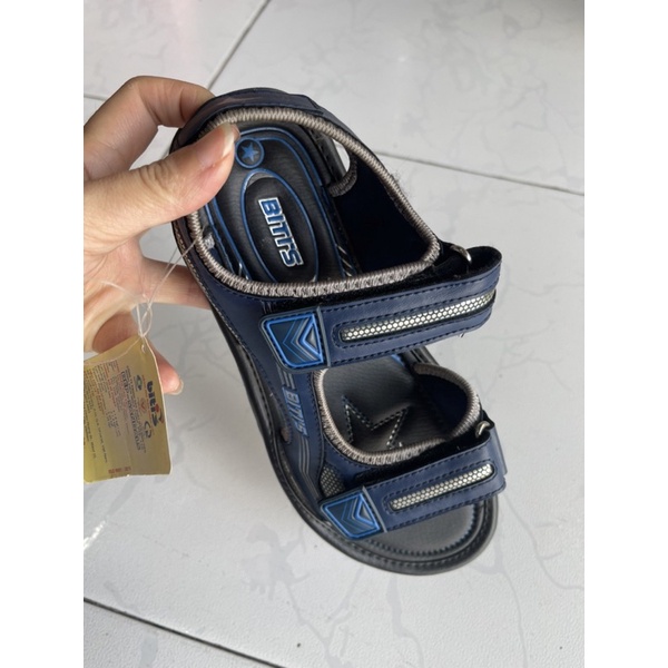 Sandal bé trai bi tis