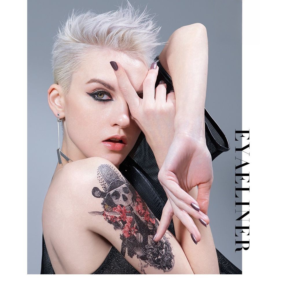 Bút kẻ mắt nước màu đen kháng nước và bền màu lâu trôi hiệu quả