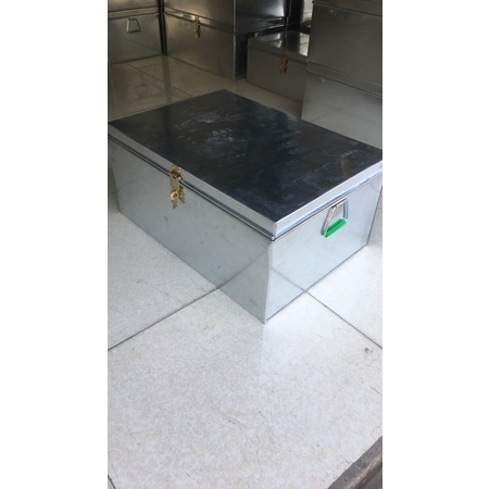 Hòm tôn kt D68cm x R39cm x C30cm đựng hồ sơ.