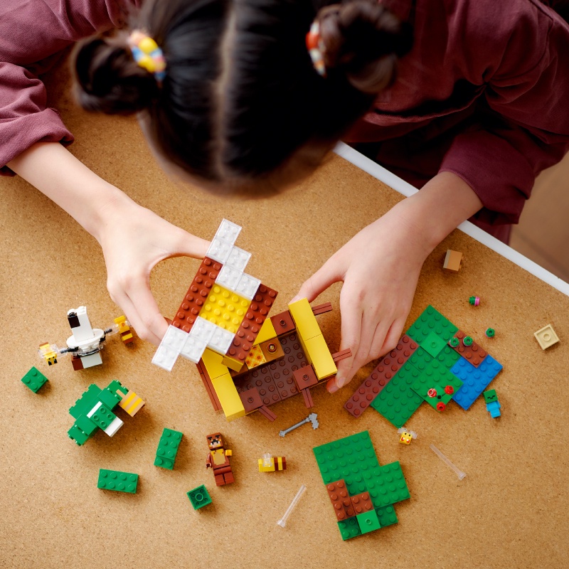 Đồ Chơi Lắp Ráp LEGO Minecraft Ngôi Nhà Ong 21241 (254 chi tiết)