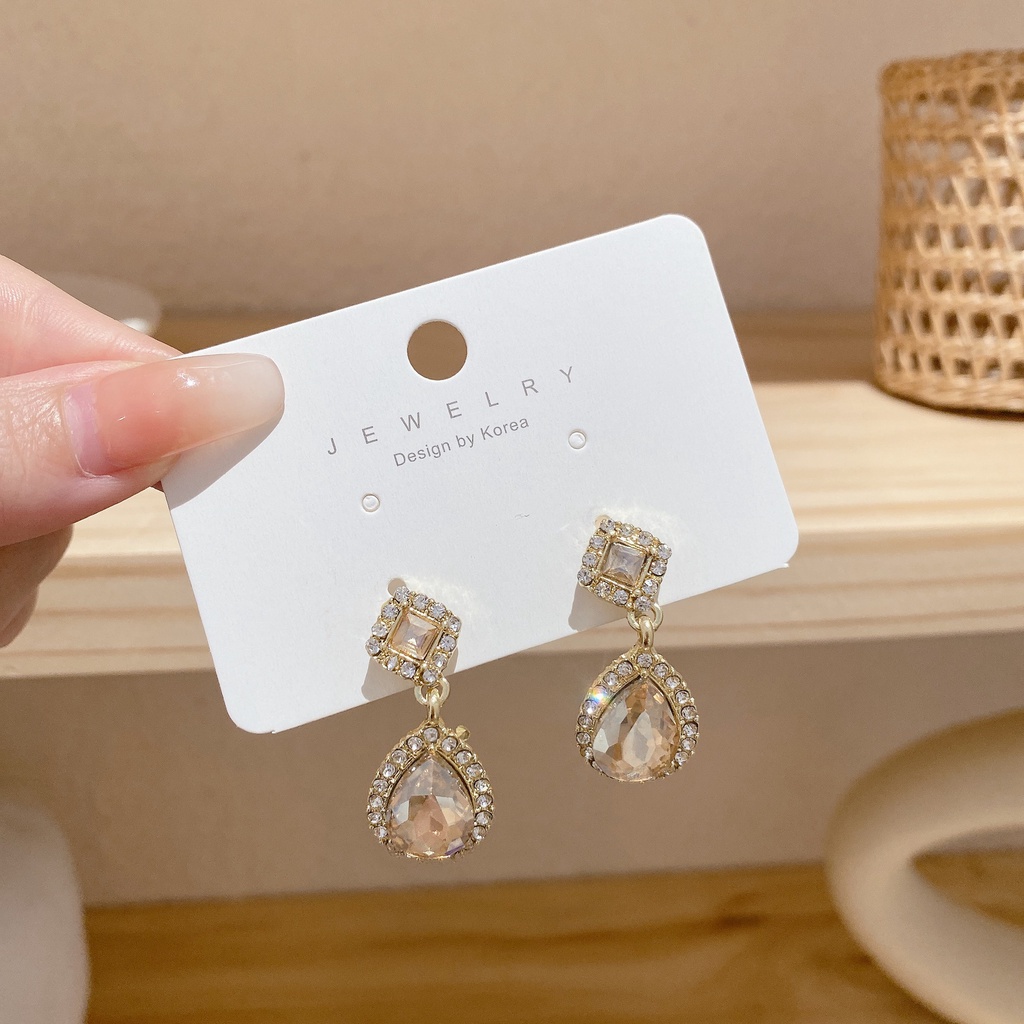 Khay Kẹp Tai Chống Muỗi Kiểu Pháp Chất Lượng Cao Thời Trang