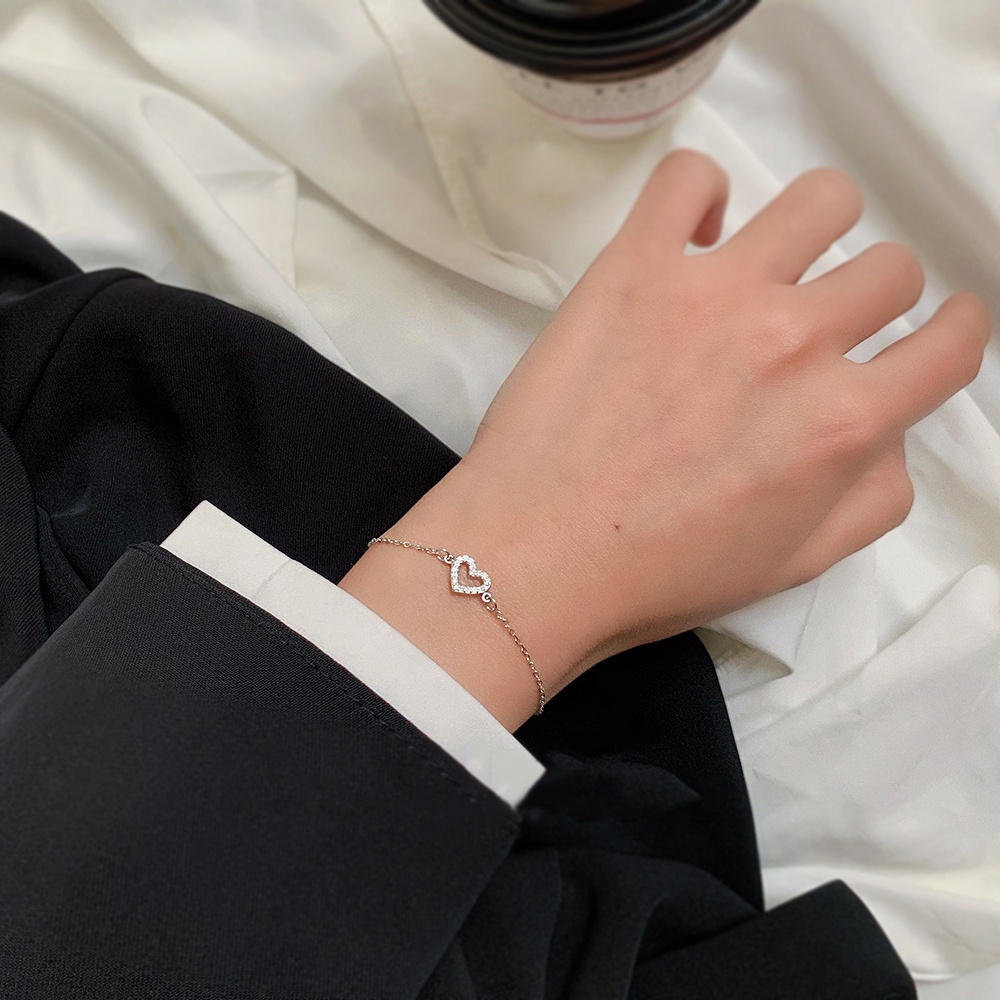 Vòng Đeo Tay Bằng Thép Titan Đính Đá Zircon Hình Trái Tim Dễ Thương Thời Trang Cho Nữ