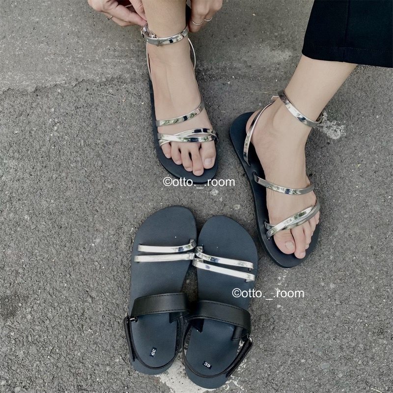 Giày sandal đế thấp quay bạc