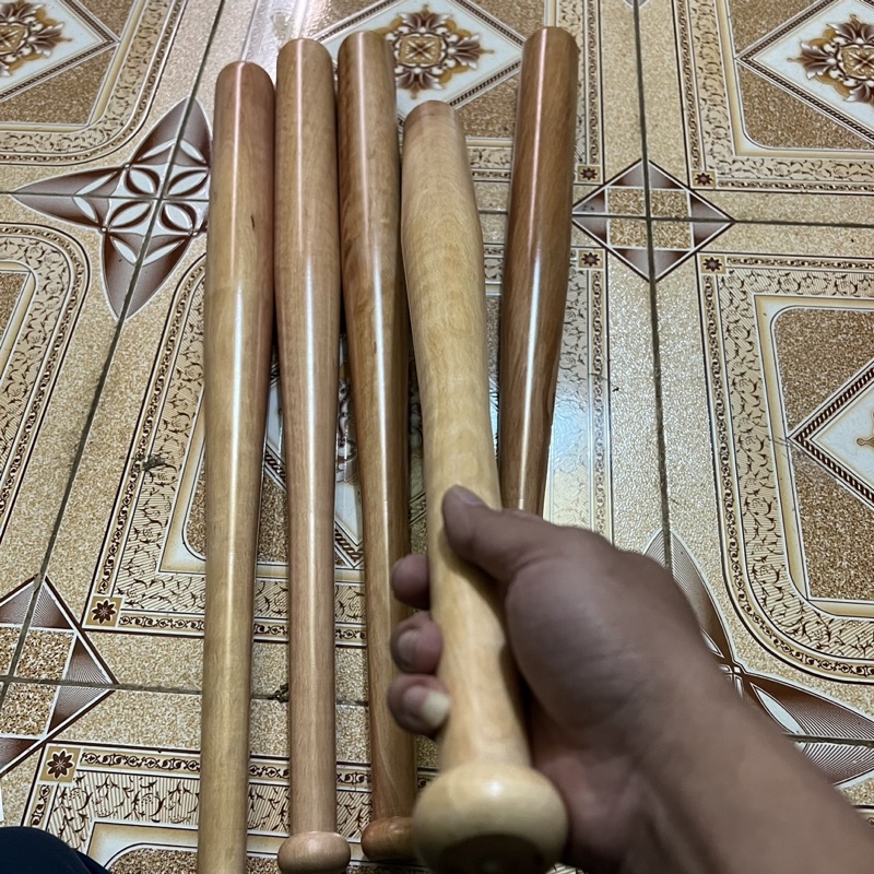 Gậy bóng chày gỗ đinh kích thước dài 65cm đường kính 5cm