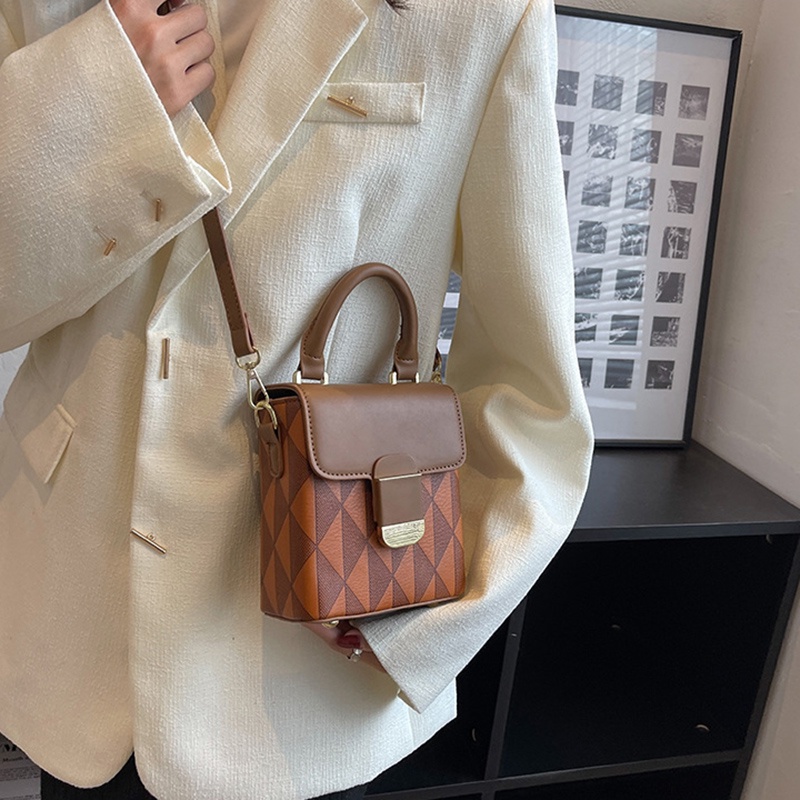 Túi Đựng Điện Thoại Đeo Chéo Họa Tiết Hình Thoi Màu Sắc Dễ Phối Đồ Cho Nữ