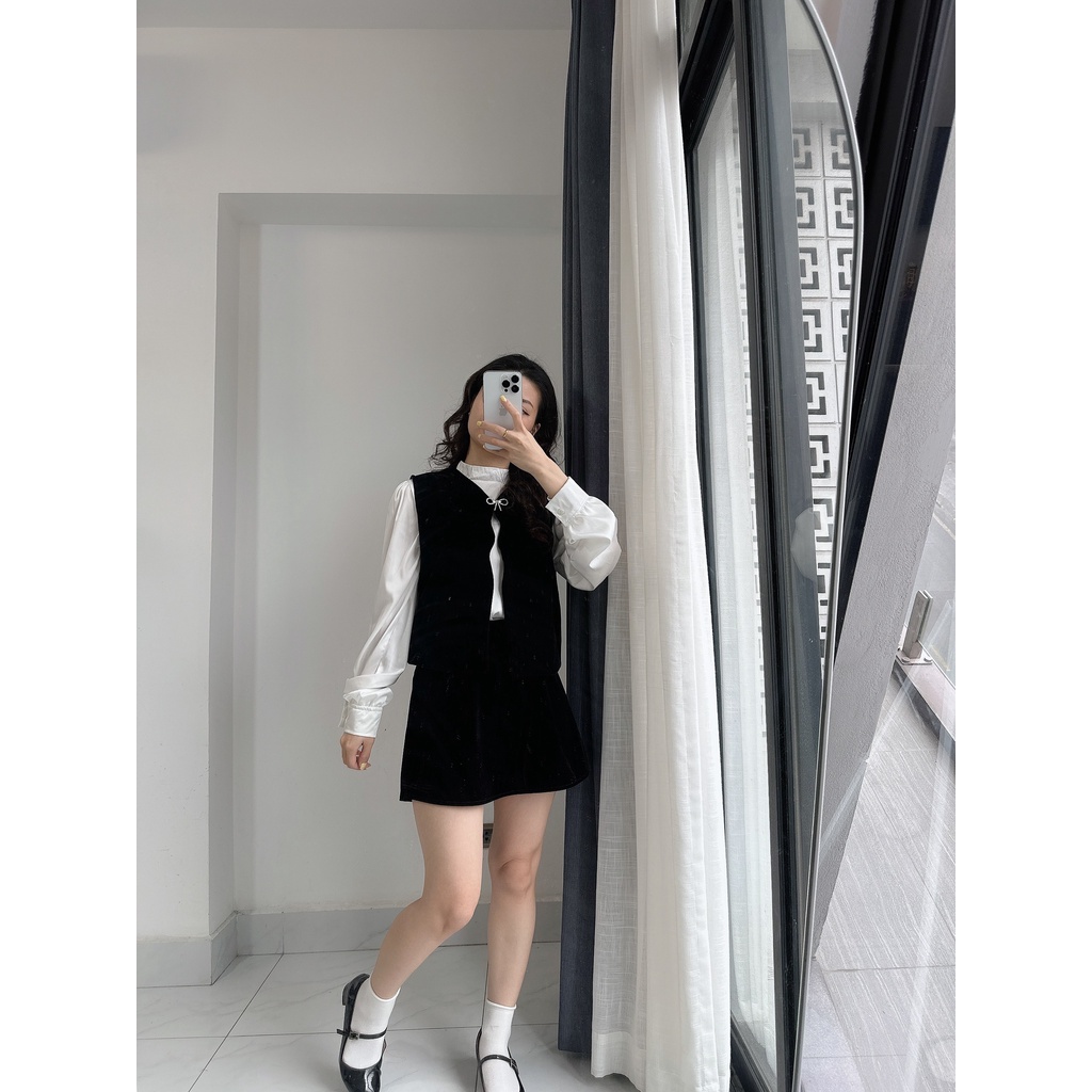 Set 3 món sơ mi kèm gile viền sóng và chân váy nhung tặng kèm tag nơ đá