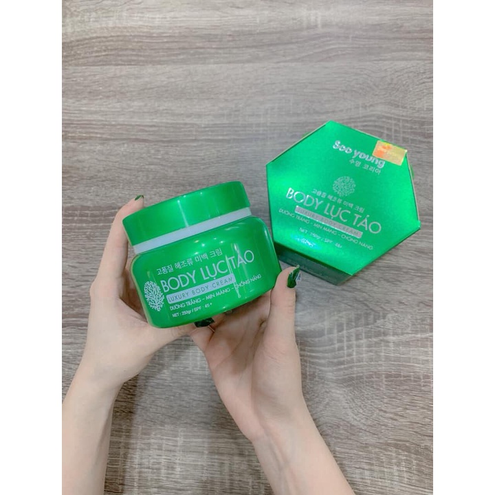 Body Lục Tảo Soo Young Và Body Mộc Lan