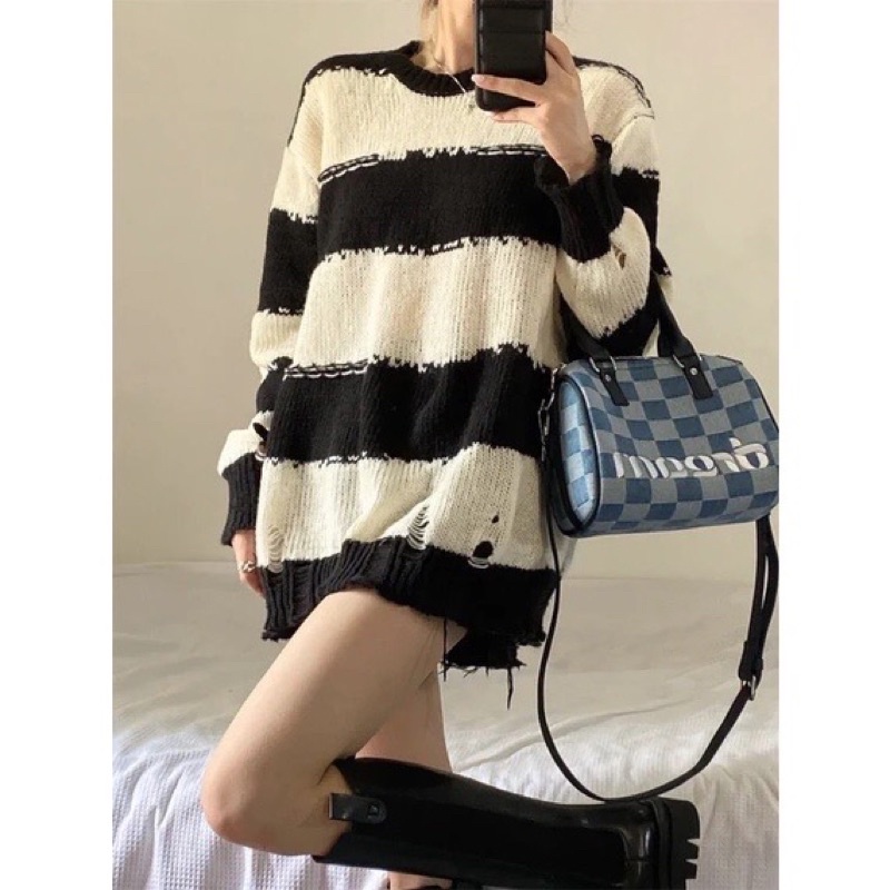 Áo len nữ tay dài form rộng A.390, Áo len mỏng rách kẻ sọc ngang đen trắng dáng dài Thu Đông - Thời trang nữ Chấm Bi