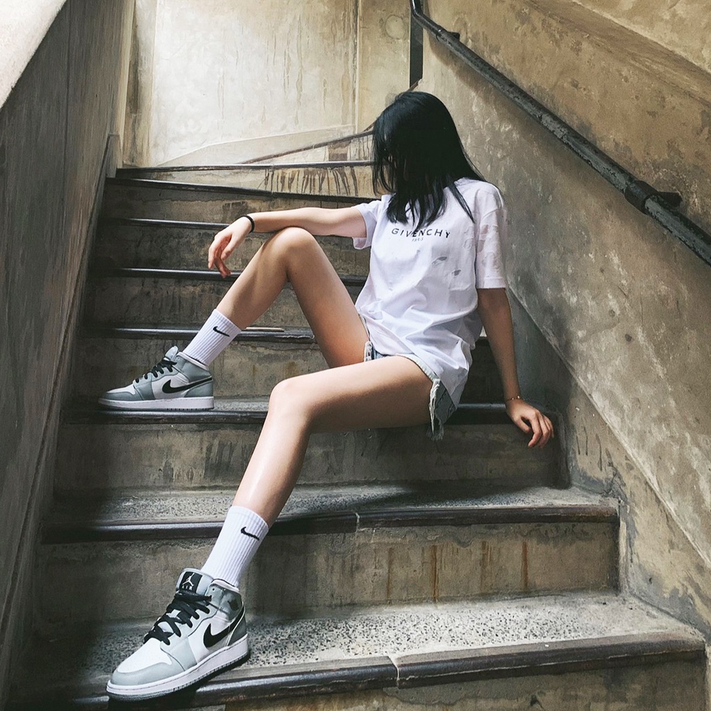 Giày Nike Jordan 1 Mid Smoke Grey Chính Hãng 🔴SIMPLE SNEAKER🔴 Giày Air Jordan Cổ Cao Màu Xám