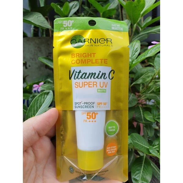 (15ml) - Kem chống nắng kiềm dầu Garnier Light Complete Super UV Matte