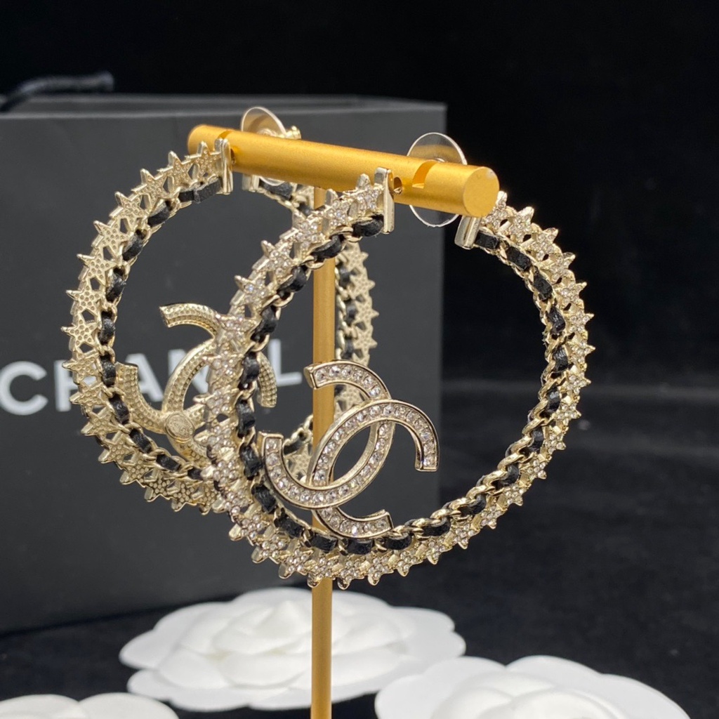 Bông Tai Chữ C Bằng Da Thời Trang Phong Cách Mới Lạ Và Thanh Lịch