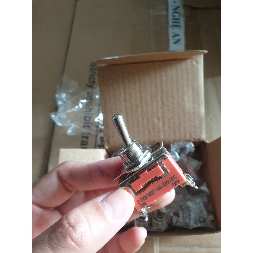 Công tắc gạt 2 chân và 6 chân, 3 chân loại tốt