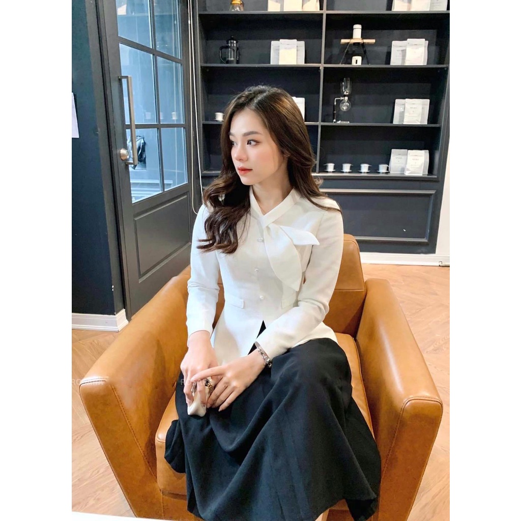 Áo dạ vân nổi dáng peplum xẻ trước cổ  hình lá dài tay đính cúc ngọc A180
