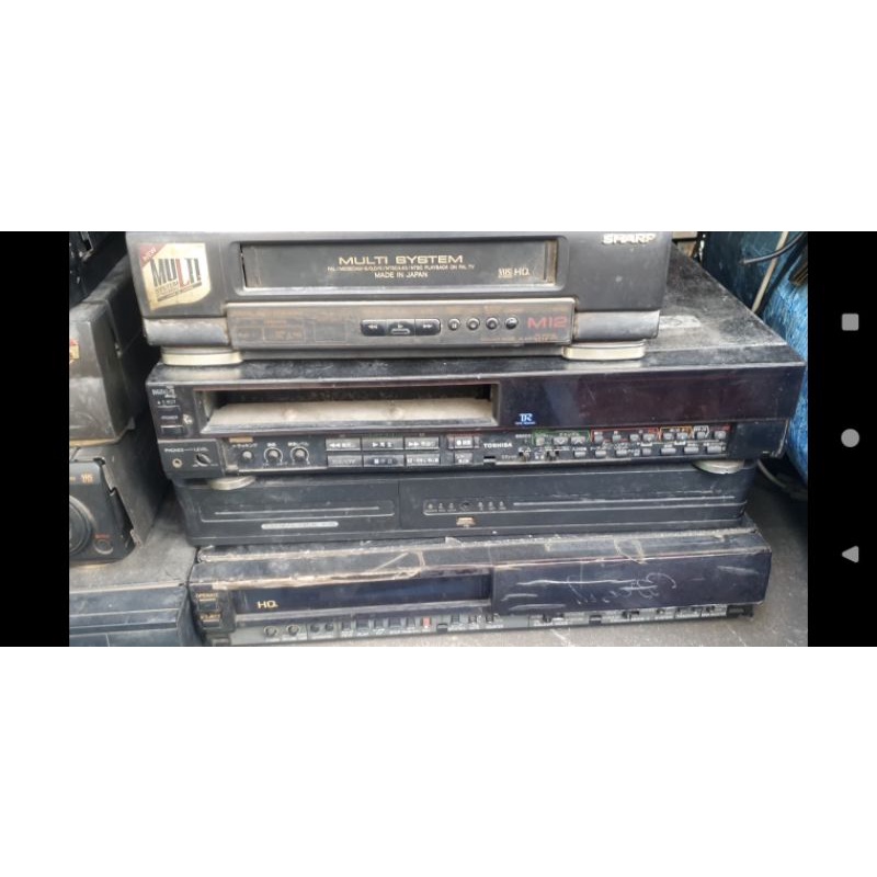 Đầu máy trưng bày VHS video ko sài đc hiệu ngẫu nhiên. Giá 1 cái