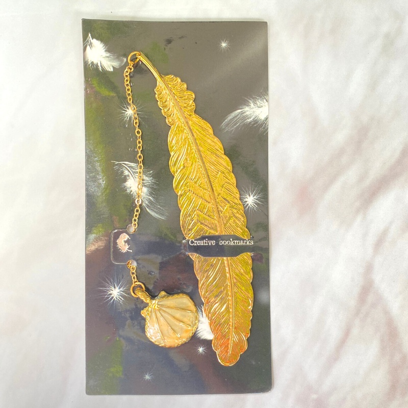 Bookmark Đánh Dấu Trang Sách Kim Loại Hình Lông Vũ Màu Vàng Dây Treo Vỏ Sò Dễ Thương