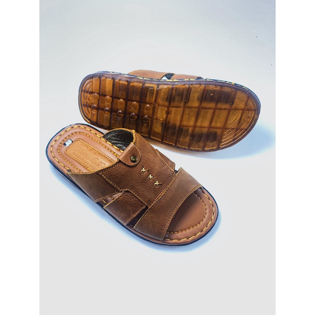 Dép nam da bò 3 quai xẻ rãnh , khâu chỉ 3 dấu nhân , khâu chỉ chắc chắn , 2 màu đen và bò , Q