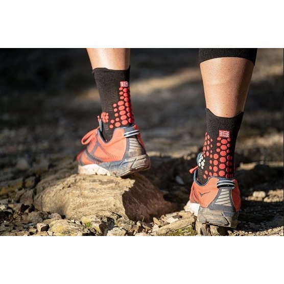 Tất Chạy Địa Hình Compressport Pro - Racing Socks V3.0 Trail Màu Hồng/ Đen